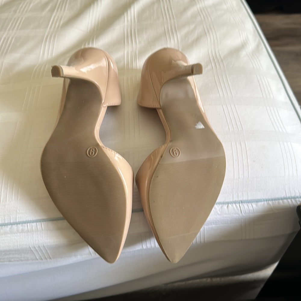 Shoes - Picture 3 of 4
